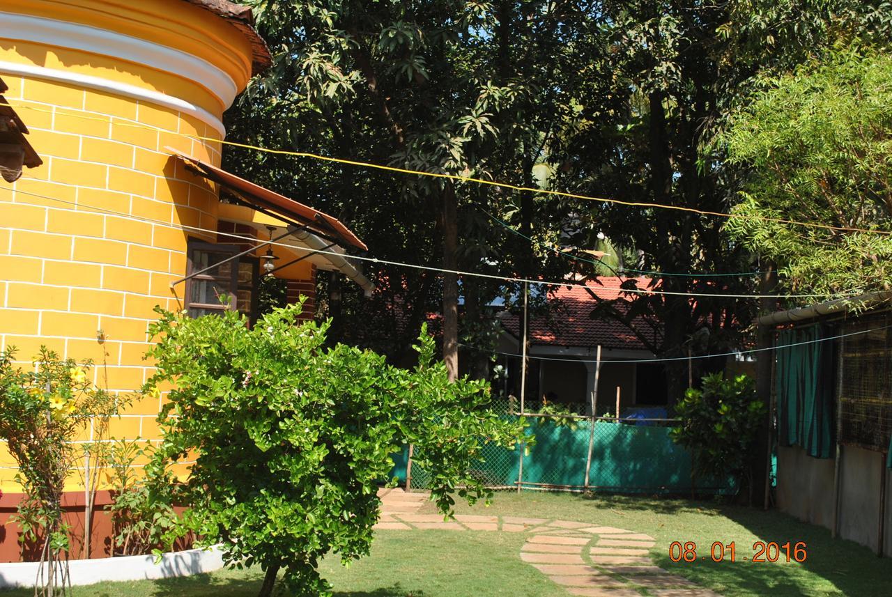 Hill Top Goa Lodge Vagator Exterior photo